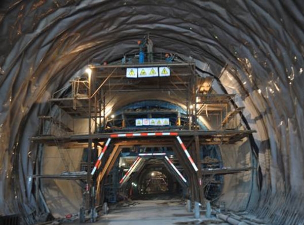 佳木斯经典隧道防水板铺设台车
